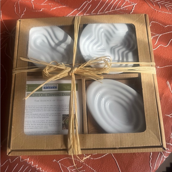 Other - White Olive Oil Dipping Dishes Set